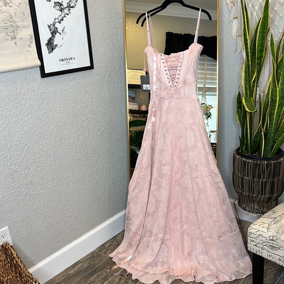 House of Cb 'Seren' Soft Pink Floral Lace Back Maxi Dress NWOT - Picture 8 of 11